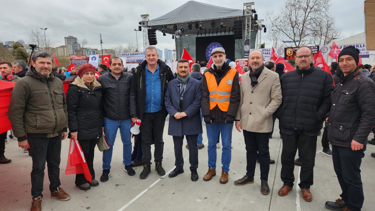 1995_Staj's tweet photo. @CirakStajFED @iyiparti @MDervisogluTR @YS_Turkoglu @aefakibaba @ayyuceturkestas @SBugraKavuncu @ipekozkal @iyipartitbmm @iyipartiankara @bursastajder @ANKSTAJCIRAK @csgbakanligi @isikhanvedat @RTErdogan @tcbestepe @sgksosyalmedya Staj ve çıraklık mağdurları VEFALIDIR 
Yanımızda olanın her zaman yanında olacağız 
Teşekkürler @YS_Turkoglu vekilim 

Tarihi İmzayı Atın
#StajyerinÇırağınKanunTeklifiniGeçirin https://t.co/sHSzCyvL7C