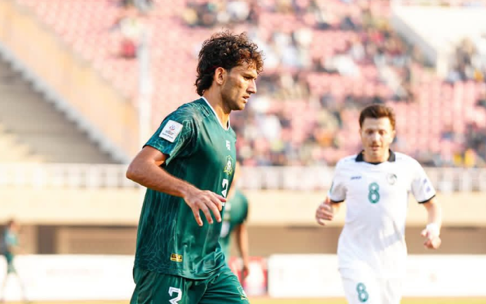 pakfooty's tweet photo. No one's gonna talk about him but i will, 

Mohib Afridi hailing from Dara Adam Khel/Kohat and made in Karachi United.

he has had one hell of a comeback after he was dropped for a period of time after that he has put in constant good performances for the national team, respect🇵🇰 https://t.co/Ck0tNo1wwy