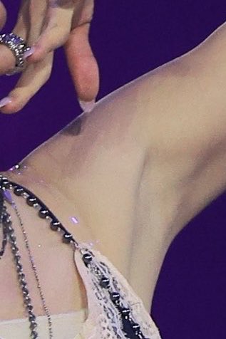 sefireXoXo's tweet photo. Swan https://t.co/ddGFTHiJZH