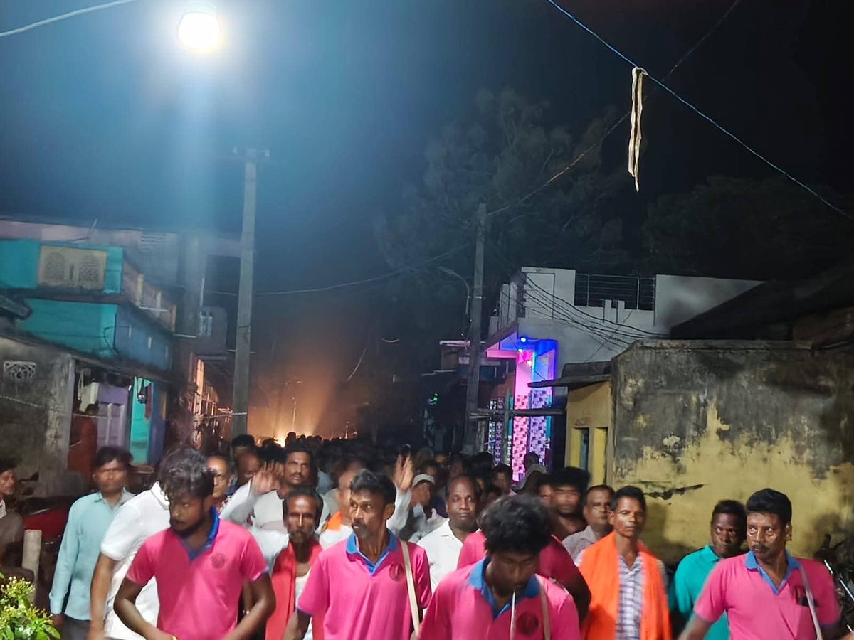 baidhar1964's tweet photo. #KakatpurAssembely 
କାକଟପୁର ବିଧାନସଭା ନିର୍ବାଚନ ମଣ୍ଡଳୀ ଅସ୍ତରଙ୍ଗ ମଣ୍ଡଳ ଶରିପୁର ପଞ୍ଚାୟତ ରେ ବିଜେପିର ମିଶ୍ରଣ ପର୍ବ ।
#BJPOdisha #CMO Odisha#Dharmendra Pradhan#Manmohan SamalManas MohantyBaidhar Mallick Fan ClubDebendra Nath Tarei https://t.co/aGUK5ve1X6