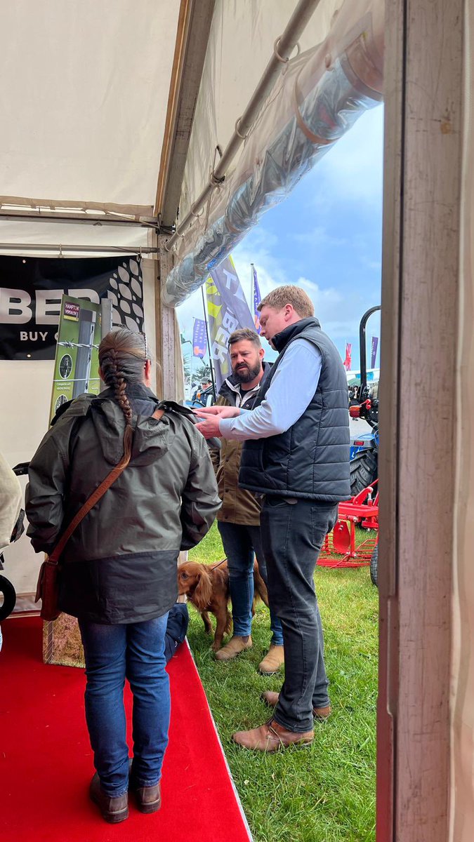 BondTimber's tweet photo. Thank you to everyone who stopped by our stand and took the time to chat with us.

There was plenty of interest in the new Versalok range from Hampton Steel. If you didn’t get a chance to see it, get in touch. https://t.co/A9Hf7U6394