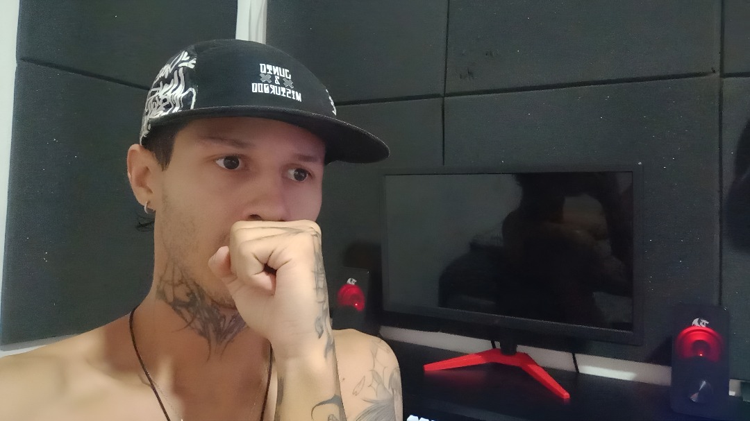ml_lotuss's tweet photo. Opa Galerinha do React/canal de cortes, tô fazendo thumb nessa pegada. https://t.co/OlFq41ilPW