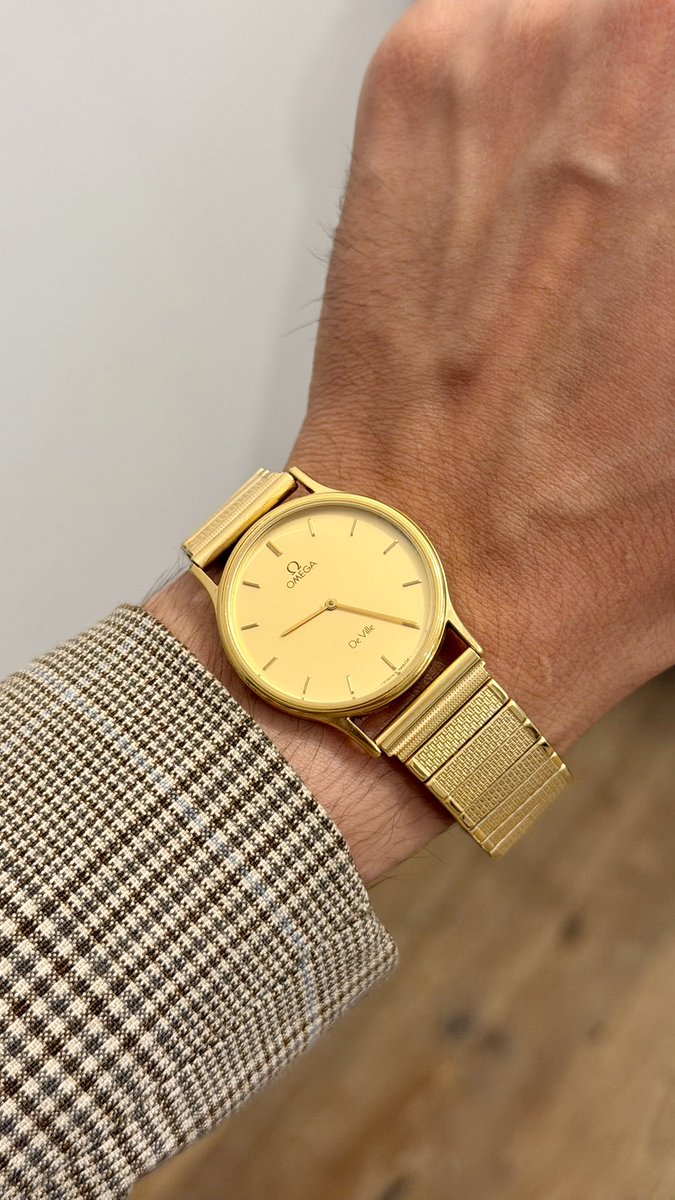 Retrhorlogerie's tweet photo. La Omega cadran lin est déjà vendue ! 

Il reste les deux autres mais pour combien de temps ? 🫪 https://t.co/dH8X6oZhNL