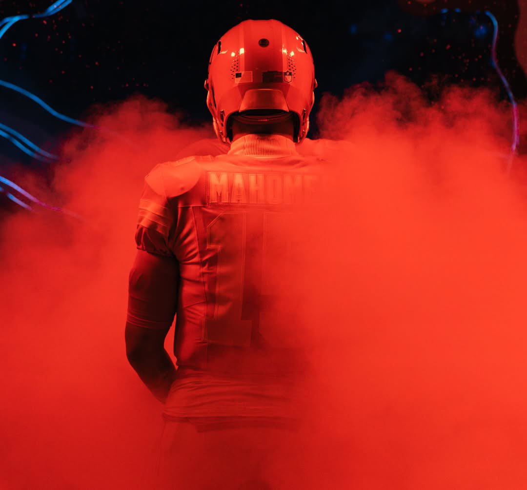 EscapeThePeril's tweet photo. ⏰

#ChiefsKingdom https://t.co/heB6LYRWgw