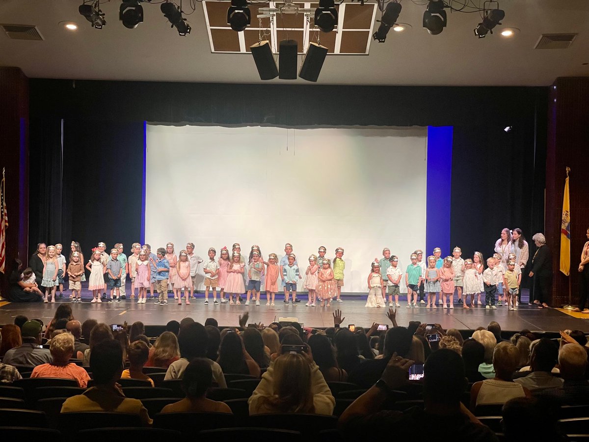 PtBoroSchools's tweet photo. Congratulations to our MMS Preschool Panthers on their Moving Up Ceremony!🐾🎓 #PantherPath https://t.co/gYDFfE4PRT