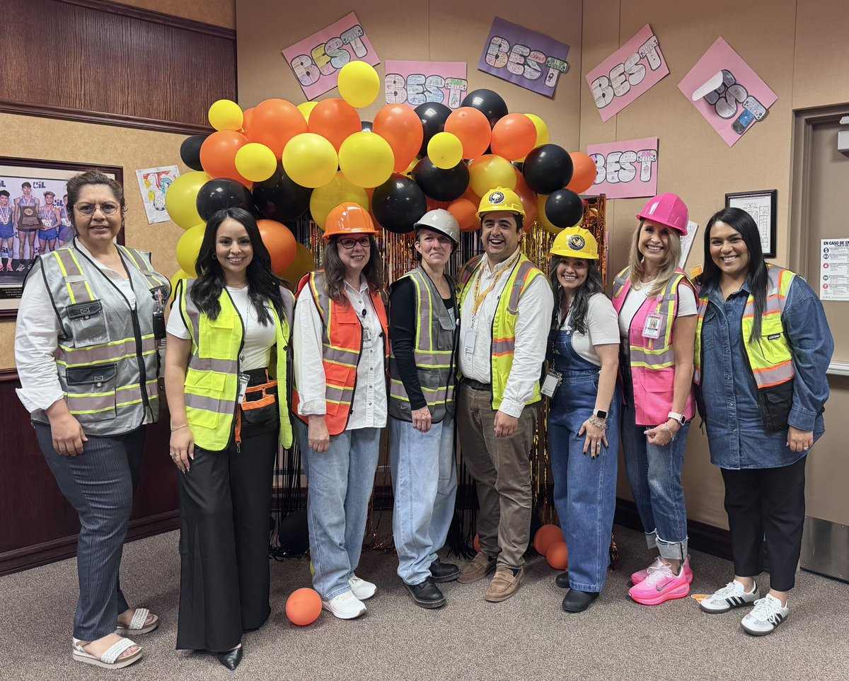 ValChavezSEHS's tweet photo. Strong Foundations. Strong Systems. Strong Futures. From Foundation to Framework… We are building what lasts @SanElizarioISD 💙💛🚧👷🏼‍♀️👷🏻‍♂️ #WeAreSomosSanEli @SanElizarioHS @TroyEnriquezSE @MNunn_SEHS_AP @LauraISilva2 https://t.co/zrx1xY1eBB