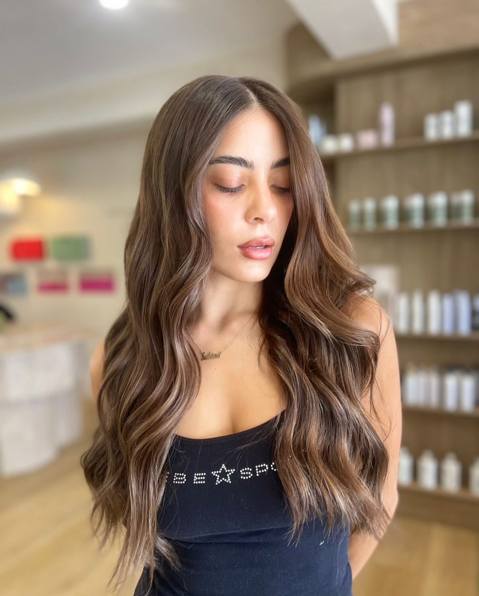 SabinaHCharts's tweet photo. Sempre linda! Mais detalhes do cabelo de Sabina feito no salão da Natalia Villanueva. ⭐️ https://t.co/yihXuAqY9G