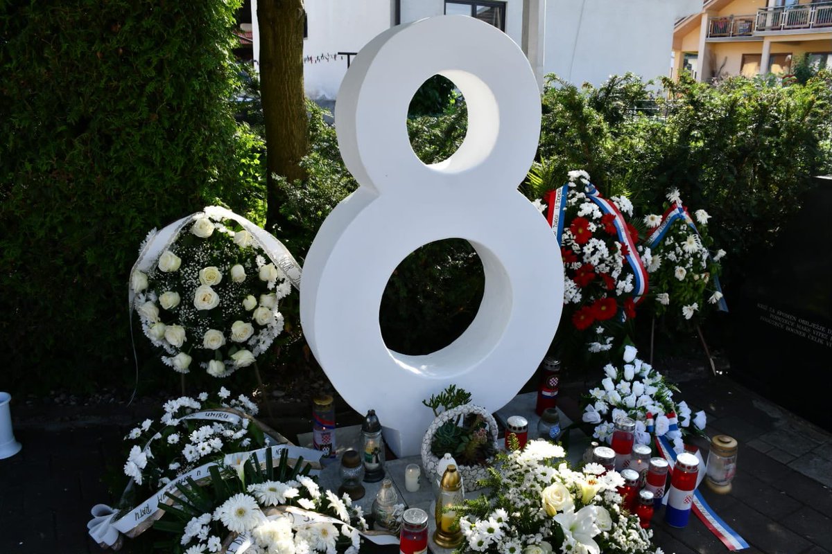JosipBrkicDMFA's tweet photo. 33 godine od zločina kojim je ubijena mladost. Nitko nije odgovarao.
Spora pravda nije pravda. https://t.co/RHHgCk91YB