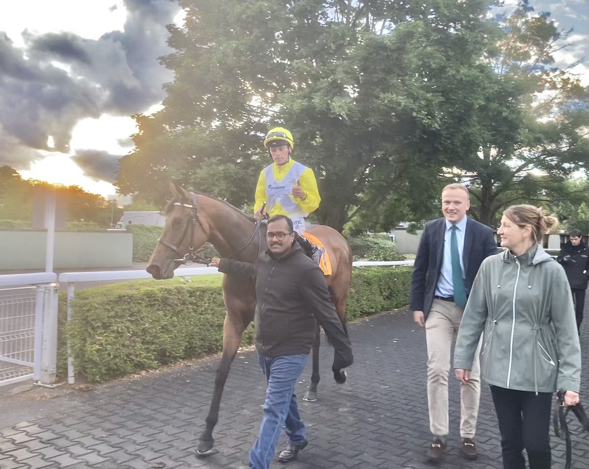 JohnWathenBerry's tweet photo. Busy &amp; very satisfactory day. Involved with three runners &amp; all did well. 
As trainer:-
#CloudyRose 4th @GTYarmouthRaces 
#TarbatNess 3rd @kemptonparkrace (pictured);
As breeder:-
#GoldenMuse 1st @kemptonparkrace for @MarcoBotti &amp; the excellent @KeepKicking_ syndicate. https://t.co/dRMacm74DL