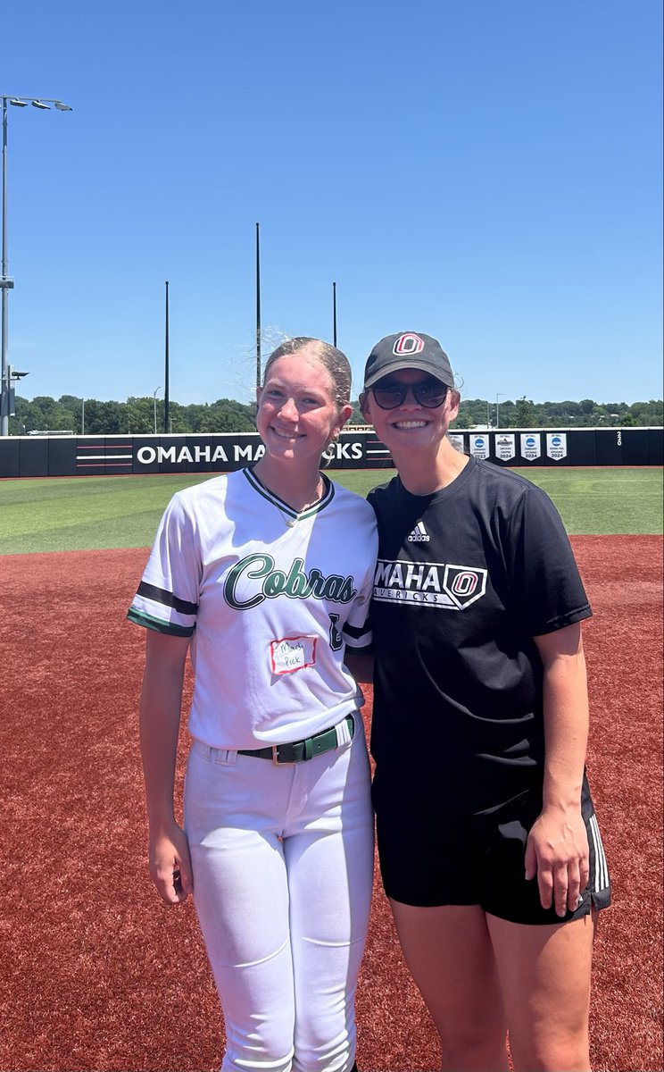 madipick06's tweet photo. I had an amazing time yesterday at the UNO Softball Camp. I learned so many new skills and techniques that I will be applying from now on. Thank you to @coach_heard, @Jen_Daro, and @brooke_dumont for hosting this camp! Go Mavs! 🥎 
 @OmahaSB 
@CobrasRedemske 
@CrusadersSball https://t.co/NFBwyZnwVV