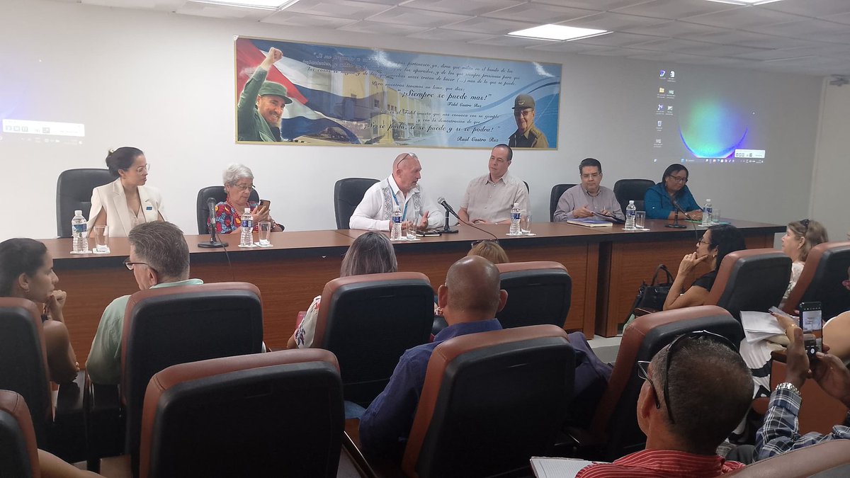 MINSAPCuba's tweet photo. 🇨🇺 En la sede del @MINSAPCuba se celebró el acto central por el #DíaMundialDeLaInocuidad reafirmando el compromiso de #Cuba con garantizar alimentos seguros y proteger la salud del pueblo.

#CubaPorLaVida https://t.co/WBRUJf2eK4