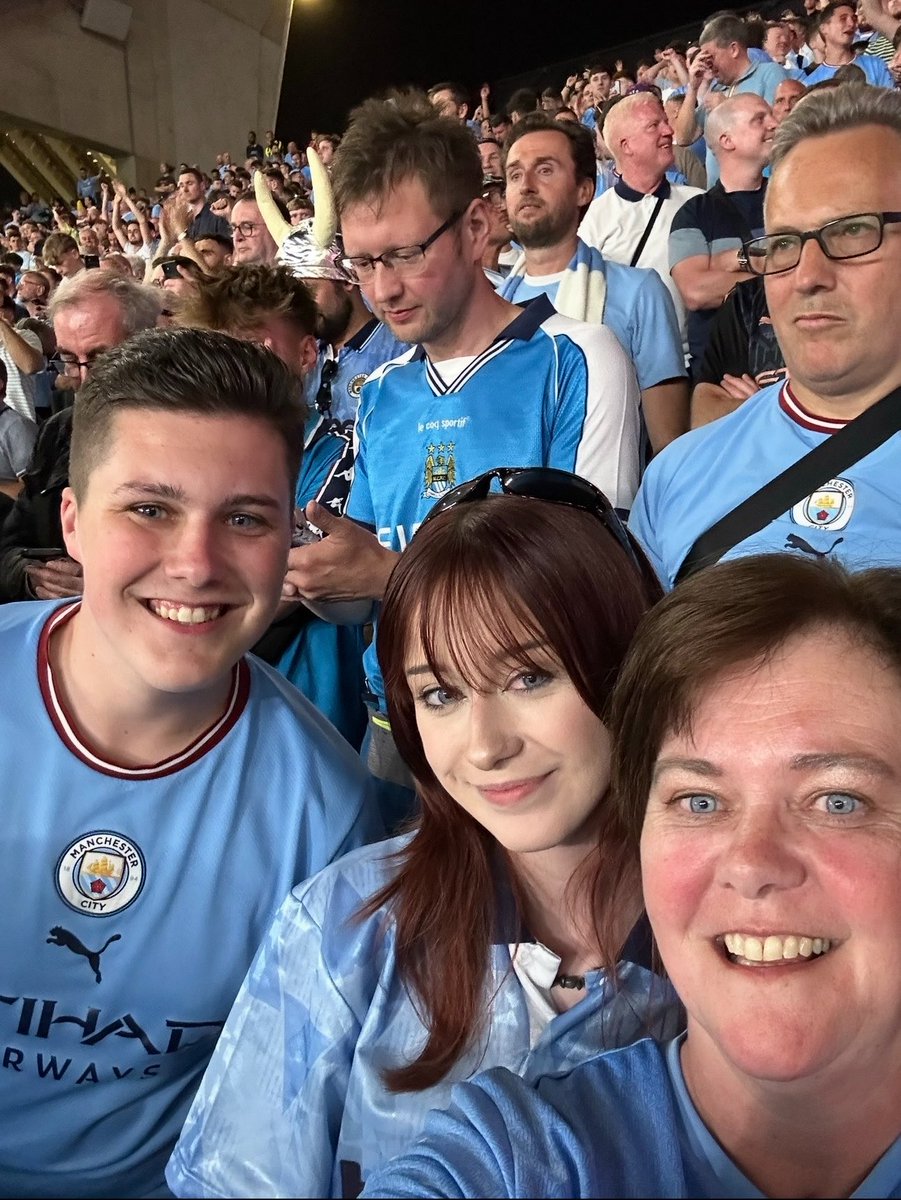 Valbenn1's tweet photo. What a night that was🩵
3 years ago today @ManCity won the Champions League and a historic Treble🩵
Will never ever forget it and can’t believe 
I was there🩵
Happy Treble day Blues🩵#CL https://t.co/W8gl4SqCFg