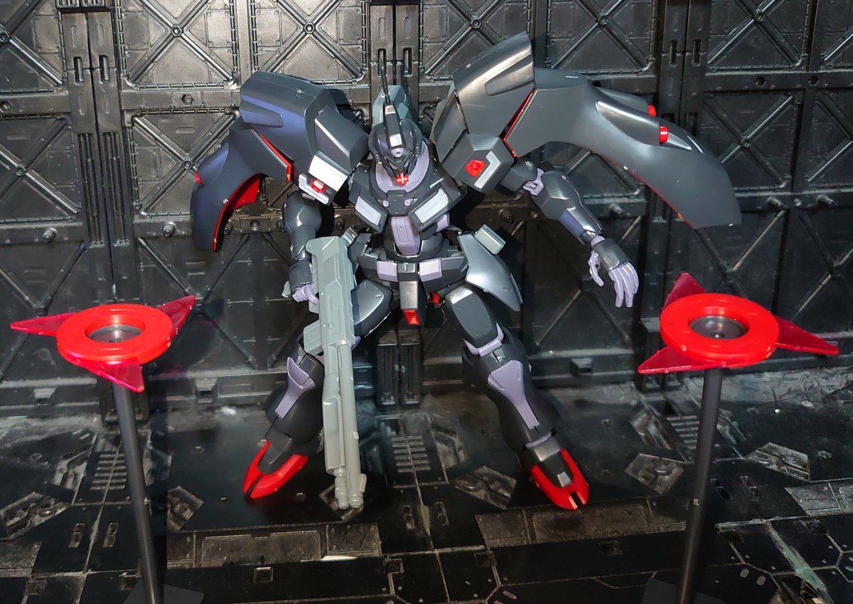 MSM06C's tweet photo. カバカーリー
素組(´・ω・｀)
リード線細くて固定できないから外したドライセンのトライブレード的な感じで https://t.co/qSGy63NK2c