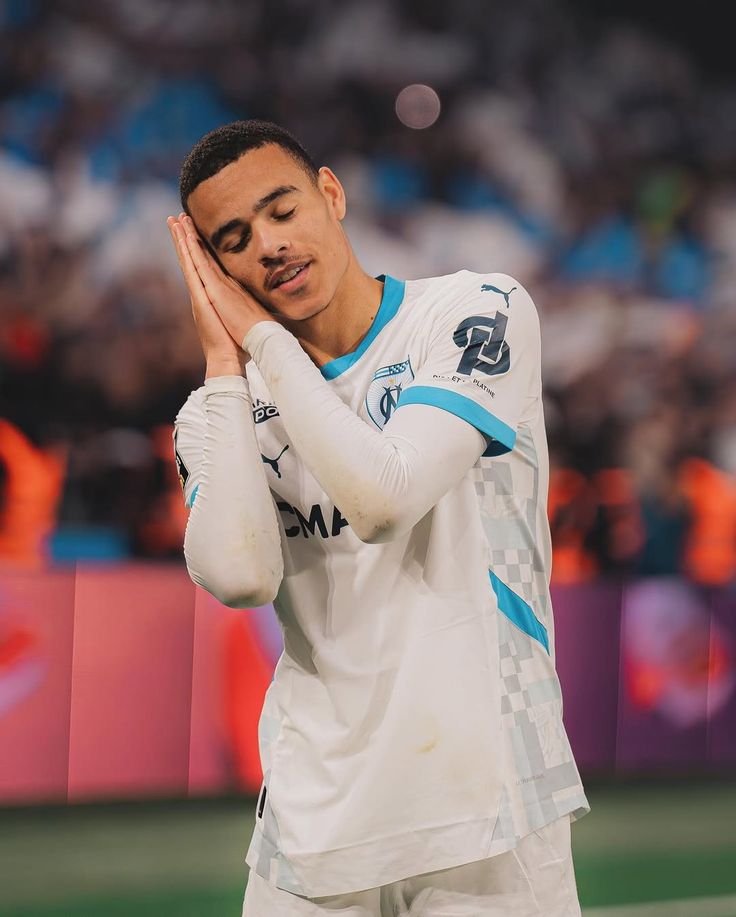 Galazzio's tweet photo. 🥇Mason Greenwood menajeri tarafından Galatasaray'a önerildi! Greenwood'un Galatasaray'dan maaş beklentisi 8 milyon Euro.

🗞️[via @Sultani_Haber] https://t.co/sChJJKfGZo