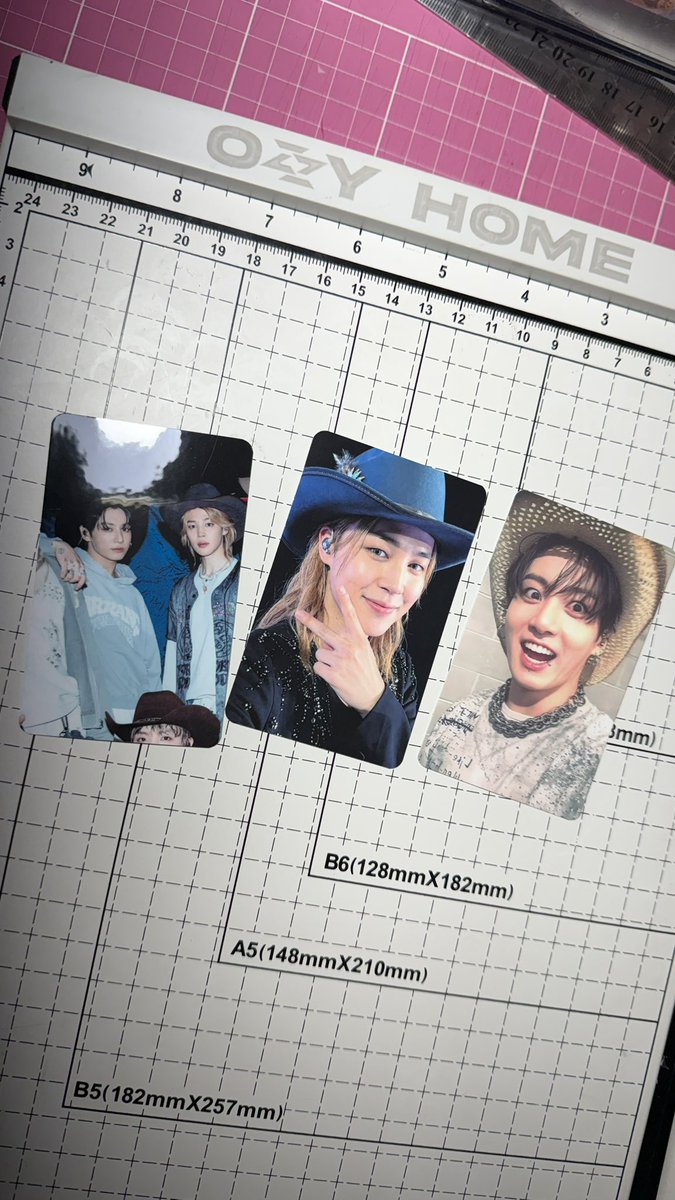 yoonsaid's tweet photo. o vei o verso n foi KDJAKSJSKS a encomenda que eu recebi hj 🤠🤠 https://t.co/5DleoZjhCN