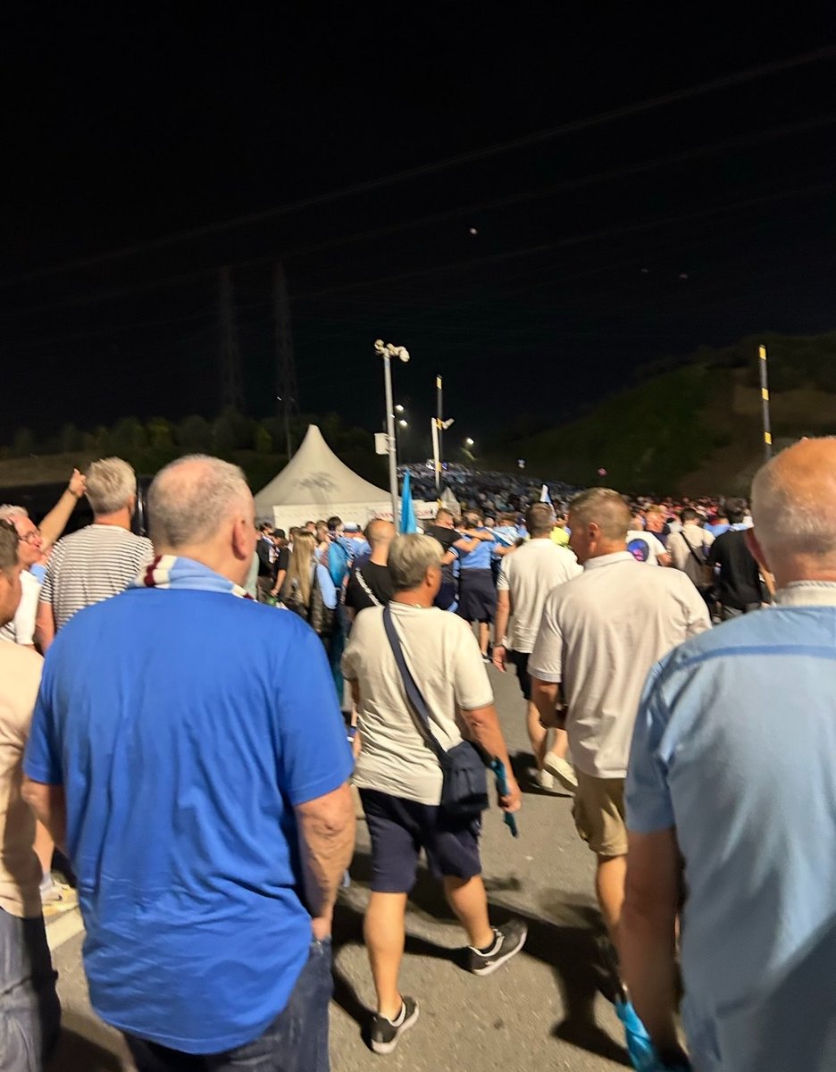 Valbenn1's tweet photo. From getting our flights cancelled to flying from Stansted to the shittiest hotel you have ever seen costing double to book another to our shuttle bus breaking down and hitching a lift to get to the game to only just getting on one back was worth absolutely everything @ManCity 🩵 https://t.co/0SJ9r5PU9Z
