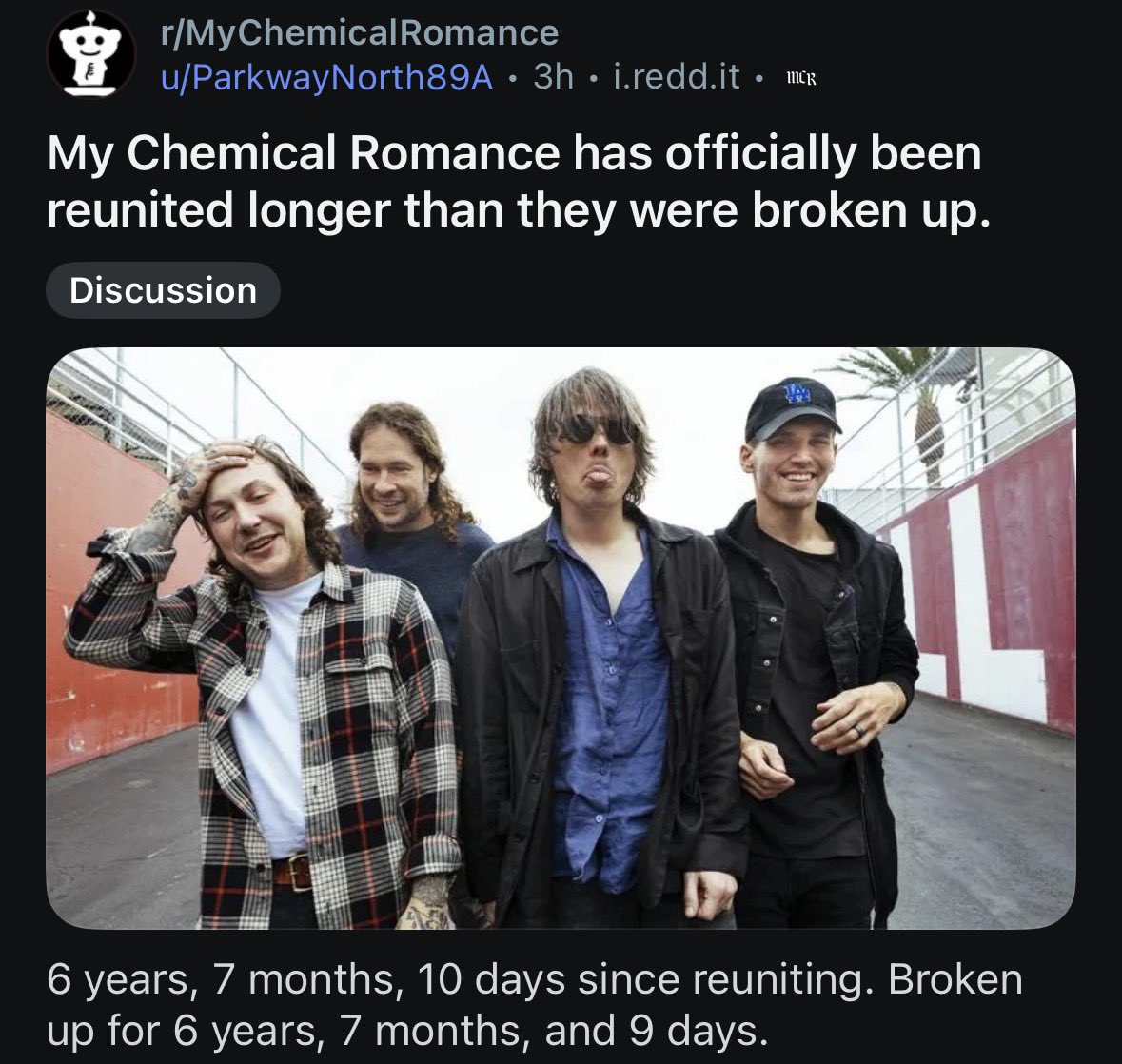 hearts4mych3m's tweet photo. big day for mcr fans https://t.co/2cvkasqoHS