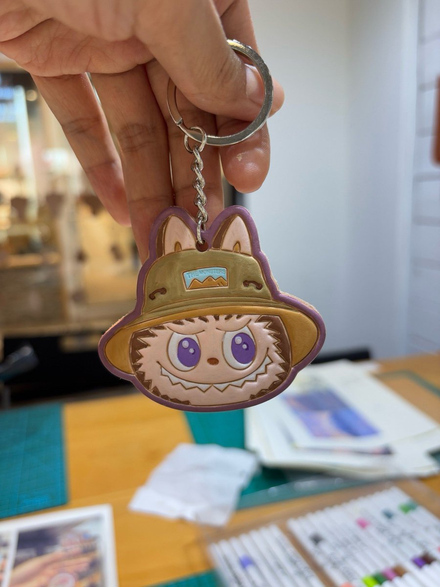 mxrumxrumxrurun's tweet photo. Just finished this cute DIY fabric keychain! Hand-sewn with leftover fabric scraps, it’s a tiny, fun way to use up craft bits #HandmadeFun #DIYCrafts, https://t.co/c6rAjJRRwp