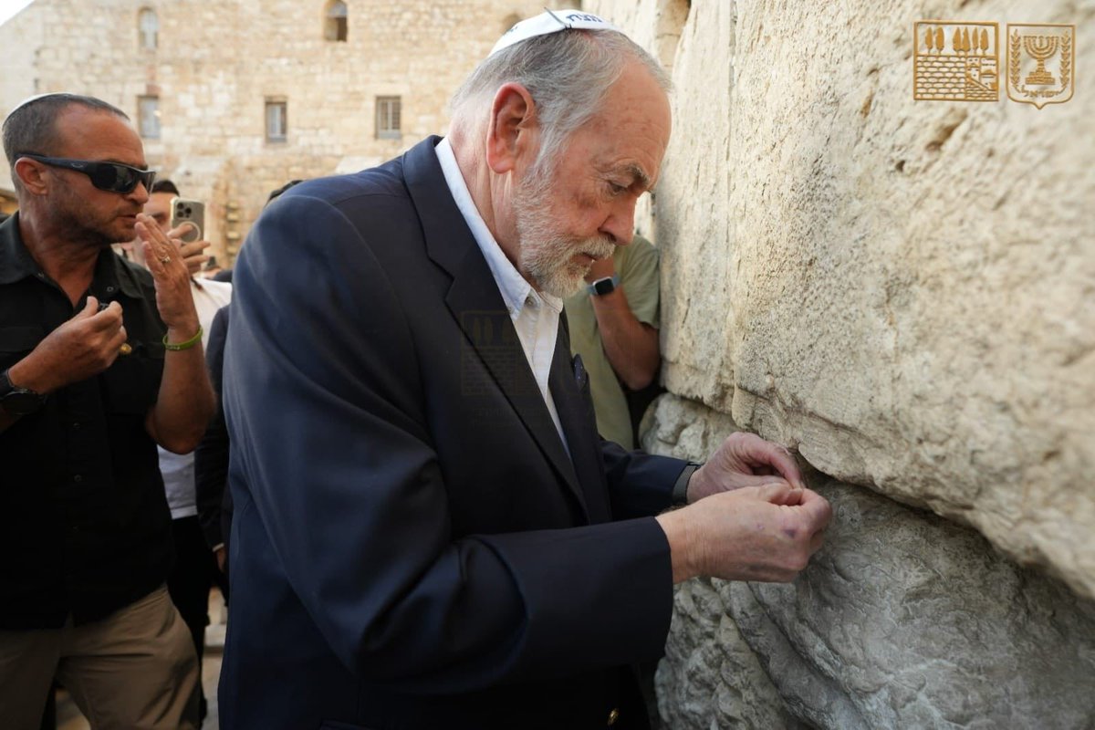 henri_fjord's tweet photo. What do you think about Miriam Adelson’s Ambassador to Israel, Mike Huckabee? https://t.co/ENrGLIfDif