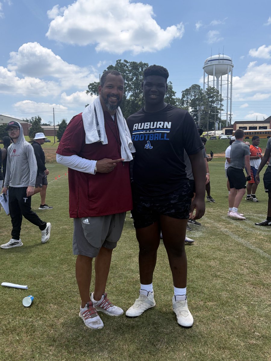 Moses__Gibbs's tweet photo. Extremely blessed and grateful to receive my first D1 offer from Troy University!!! @troyfootball @gerardparker @positioncoach @auburnhighFBRecruit @auburnhighFB @al7afootball @alpreps https://t.co/Lyl50qWFsd