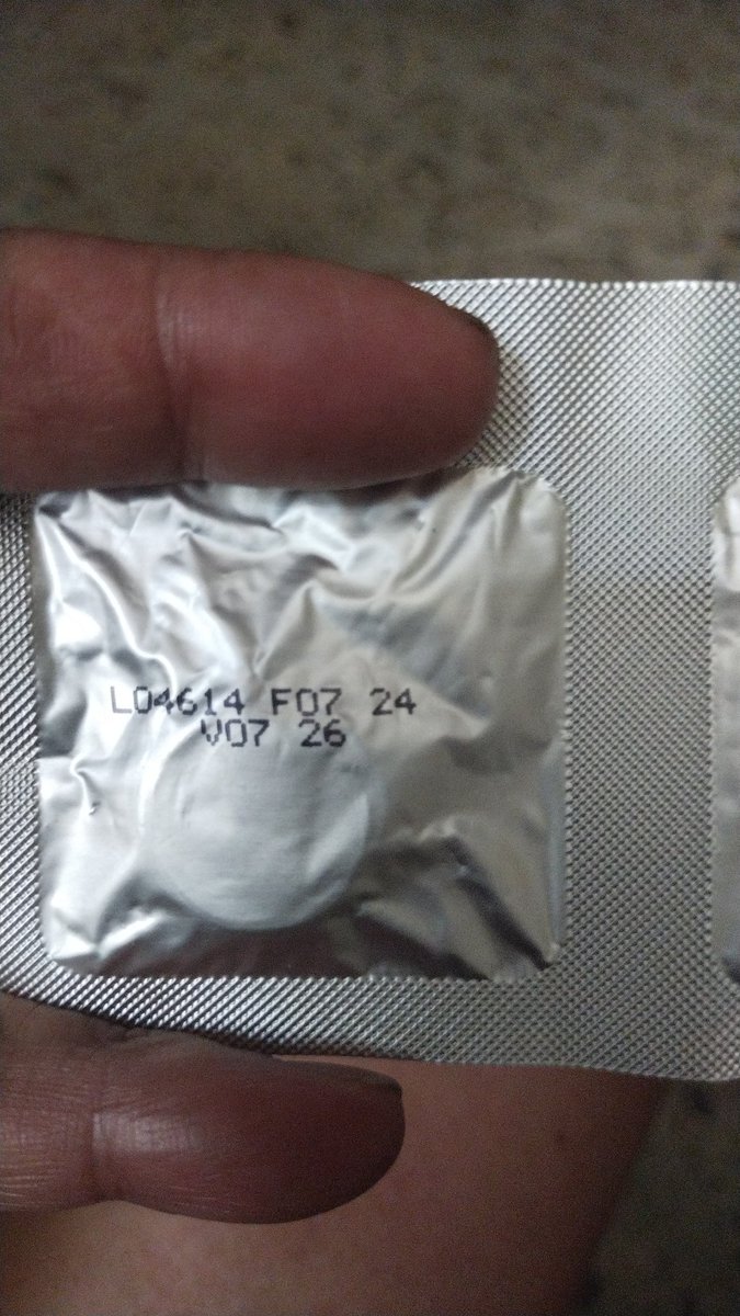 SAJIMOTO's tweet photo. Me llegaron unos medicamentos que me debían hace tiempo, lo curioso es que se están liberando de los que están por vencer, se libran de estos medicamentos sin importarles las fechas, eso no lo ven ni vigilan, los empleados de la @NuevaEPS_ son displicentes y perezosos https://t.co/IY5FDW2ycm