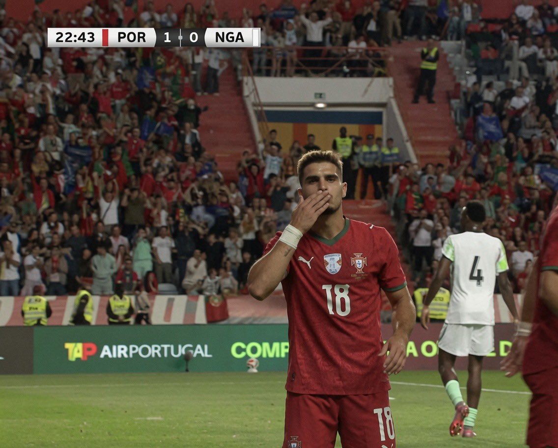 john322226's tweet photo. Pedro Neto just scored for my country 🇵🇹❤️ https://t.co/kMK4Vjceul