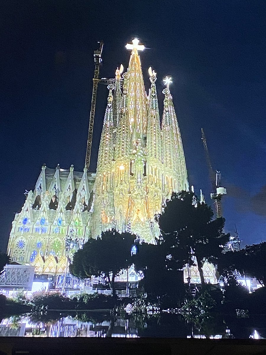 SitgesFranck's tweet photo. Épique ! 🤩 #SagradaFamília https://t.co/vMM1Spzije