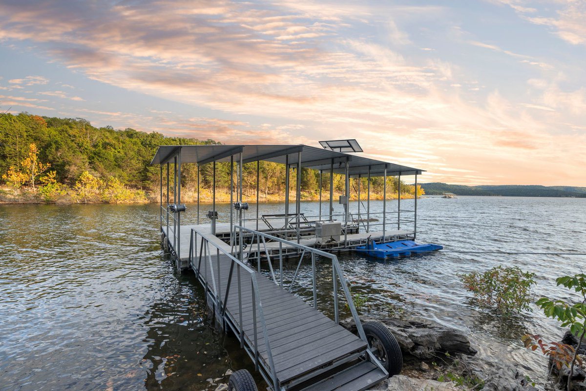 VanKirkCove's tweet photo. NOW BOOKING FOR 2026!
Van Kirk Cove offers a perfect retreat for nature enthusiasts, boasting stunning lake views, breathtaking sunrises, and a vibrant array of wildlife, ensuring an immersive outdoor experience that connects visitors with the beauty of the natural world. https://t.co/febGf2cPQW