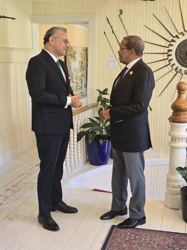 mshambuliaji's tweet photo. Rais Mstaafu wa Jamhuri ya Muungano wa Tanzania, Dkt. Jakaya Mrisho Kikwete, akiwa katika picha ya pamoja na Bw. Massad Boulos, Mwanadiplomasia na Mshauri Mwandamizi wa Rais Donald Trump kuhusu masuala ya Afrika, nchi za Kiarabu na Mashariki ya Kati, baada ya kufanya mazungumzo pembezoni mwa Mkutano wa Oslo Forum unaofanyika Oslo, Norway.

Mkutano huo, unaofanyika kuanzia tarehe 10 hadi 12 Juni, 2026, umewakutanisha Viongozi, Wanadiplomasia waandamizi na wadau wa masuala ya amani, diplomasia na usuluhishi kutoka nchi mbalimbali zenye ushawishi duniani.

#KitengeUpdates