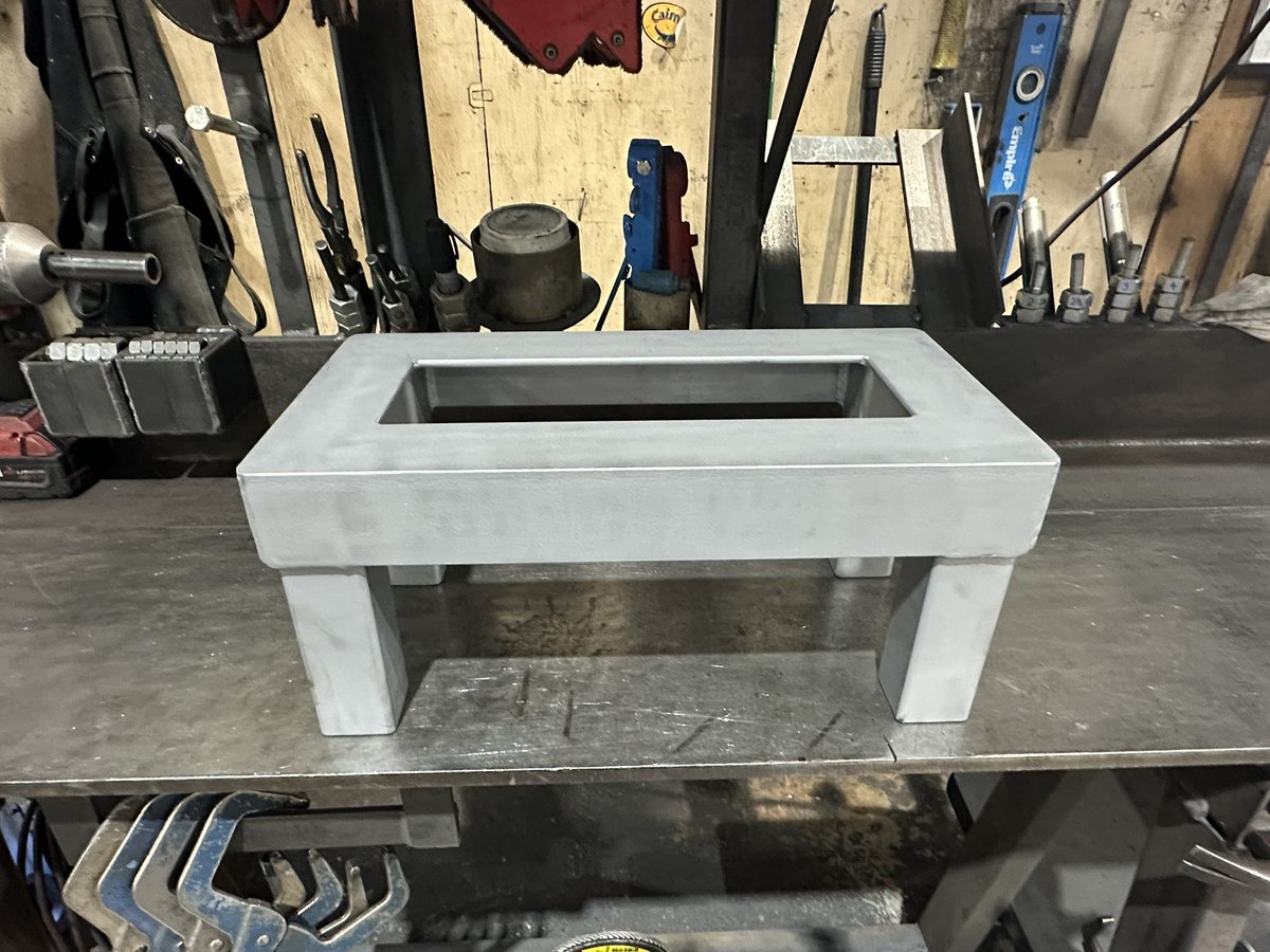 weldibex's tweet photo. I went and welded myself a stand for my pc.

I hope my dimensions are correct 🤞🏻 https://t.co/kzrN5CK7ny