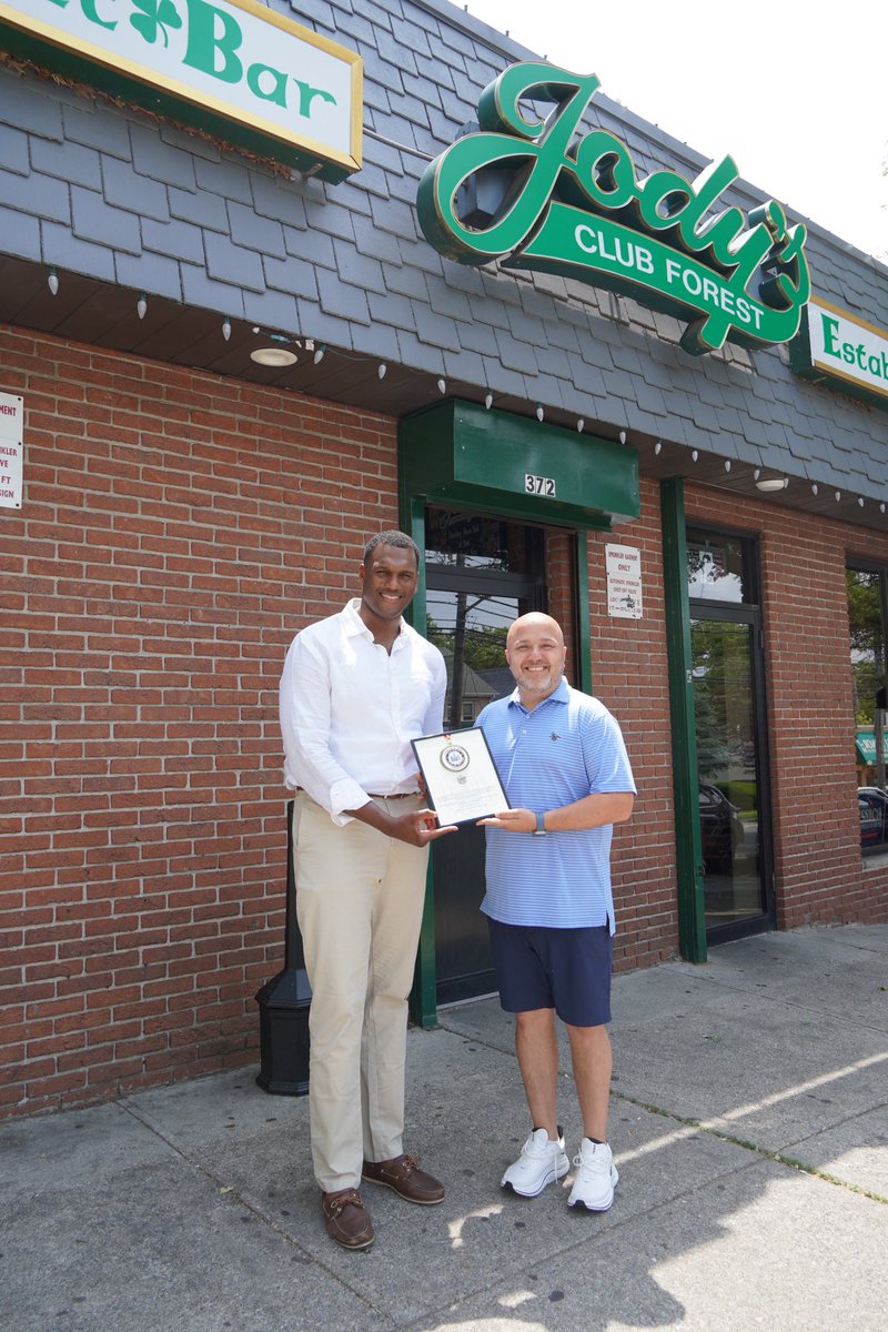 Charlesdfall's tweet photo. Congratulations to the Haggerty family and everyone at Jody’s Club Forest on an incredible 50 years of serving Staten Island.

For half a century, Jody’s has been a Staten Island staple, a place where families gather, friendships grow, and countless memories are made. https://t.co/Ke5FRFMpou
