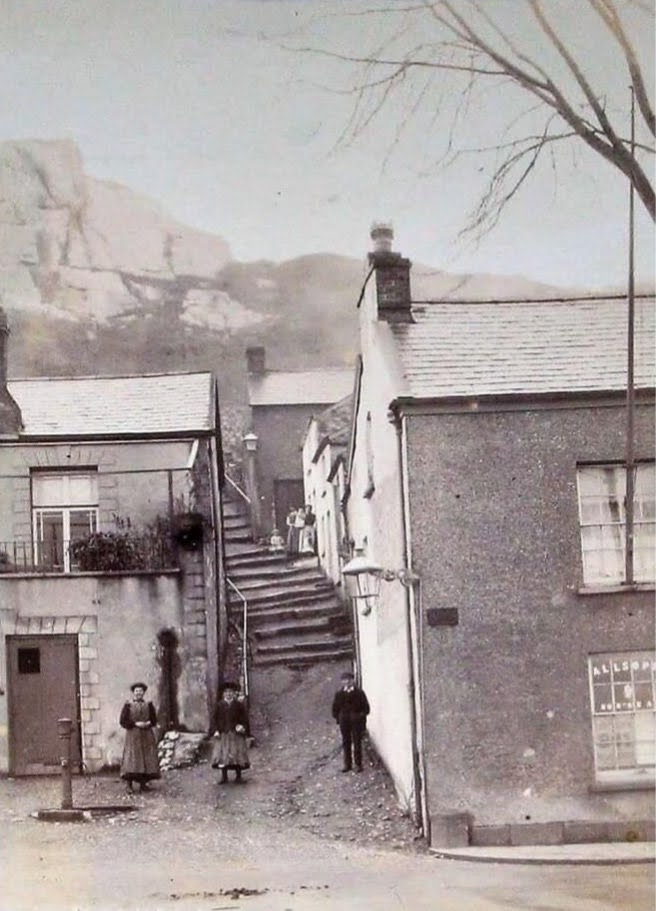 Ninepenneth's tweet photo. @GrannyWales Years ago, my sister lived here. I loved it as much as I loved the Mumbles Train journey to get there. ❤️ https://t.co/B1ySKyaZQP