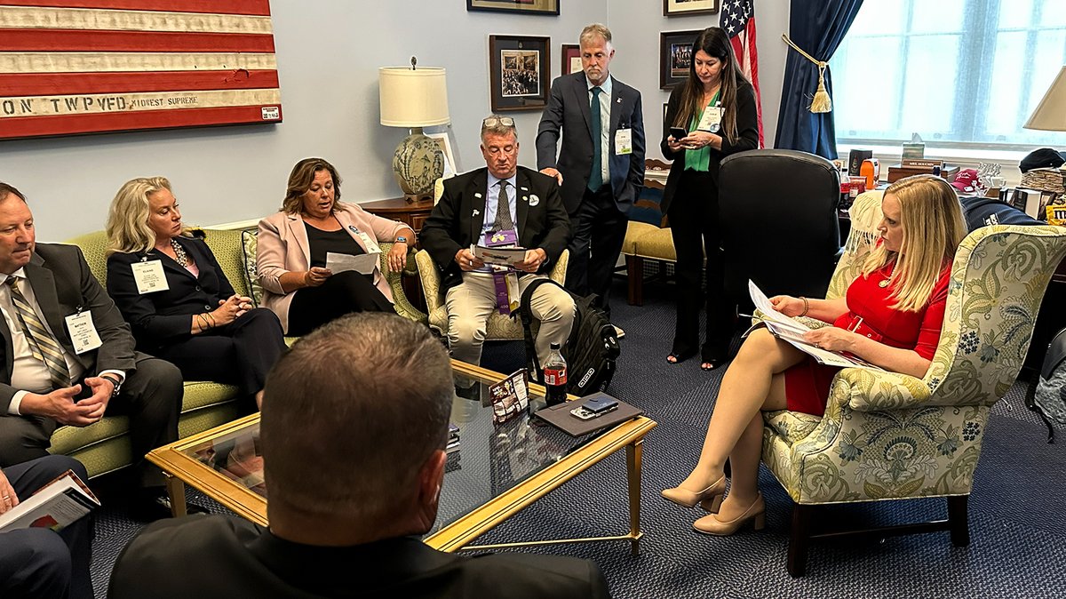 NAHBhome's tweet photo. NAHB members had an amazing day on Capitol Hill (with meetings still ongoing)! So many members of Congress are eager to discuss #housing solutions and ways to address the #housingaffordability crisis. Here are just a few more pics from hundreds of meetings. #NAHBLegCon https://t.co/2uV4xXDBK4
