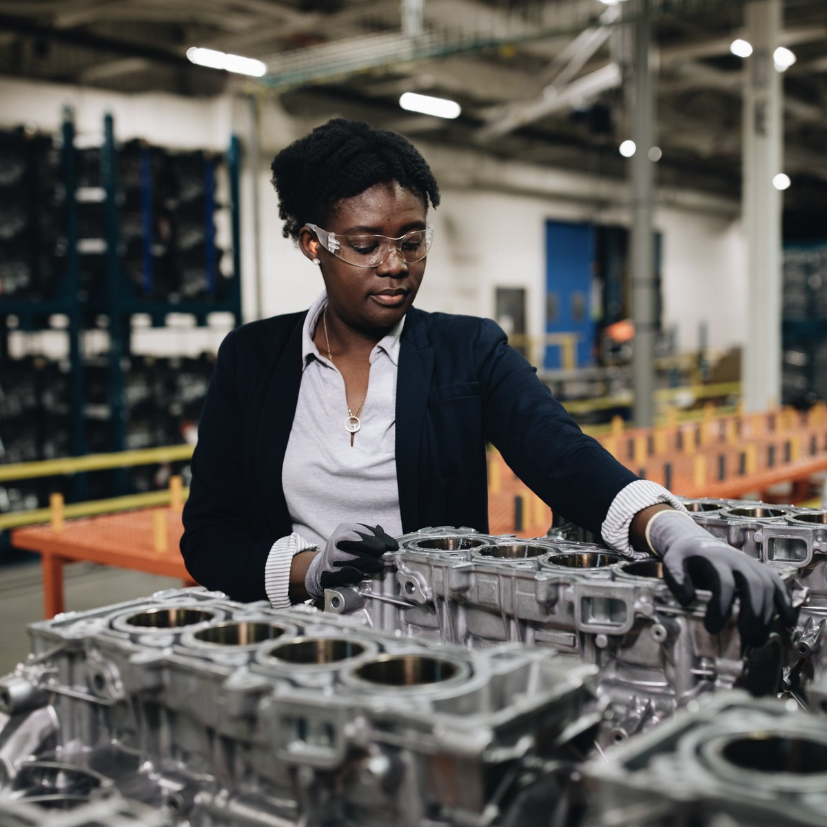 INuplands's tweet photo. Advanced manufacturing is powering #IndianaUplands. 🔧 Join JSI, Jasper Engines &amp; Transmissions, GM &amp; more. 100+ advanced manufacturing jobs available on our job board today! Build your career here: https://t.co/S2gmk5GNqI https://t.co/DKIJ3IA2Ea