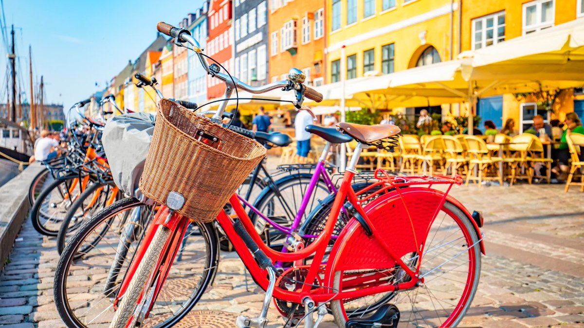 TheModernDane's tweet photo. Sustainability in Denmark isn’t just a trend, it’s woven into everyday life. From cycling and reusing to choosing durable materials like European linen, sustainability is part of the routine. Head to our blog (https://t.co/9jKFTxLnA7) to learn more about #Danishliving. https://t.co/7KpJN1FUHK