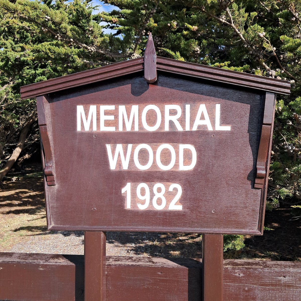 MPattenM's tweet photo. @JenKteach A few more Memorials https://t.co/T9rggRFRrA
