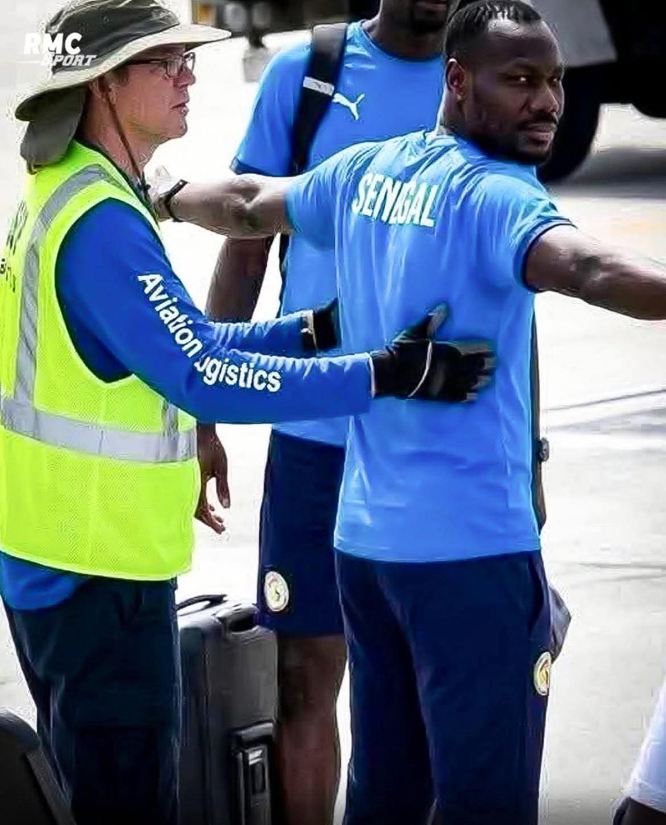 amadoubator's tweet photo. Ce mondial est déjà dégueulasse #FIFA 7 juin San Antonio https://t.co/KsUe8LMs1s