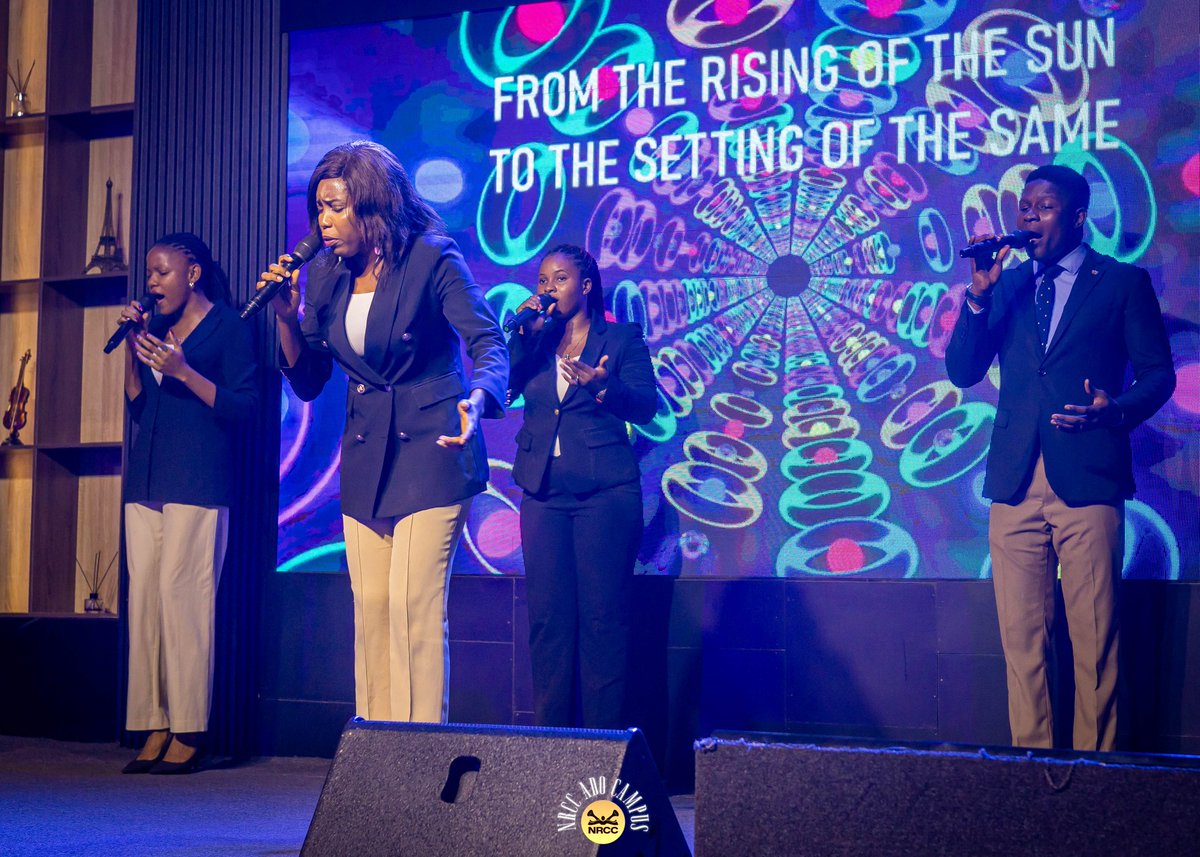 newrealitycc's tweet photo. Ubangiji (Sovereign God)
Yesu (Jesus)
Nabaka godiya (I give You thanks)

Sarkin duniya (The King of all the Earth)
Nagode (Thank You)

#church #midweekservice  #nrccglobal #apjsays #newrealitychristiancentre https://t.co/xdHfXE2c73