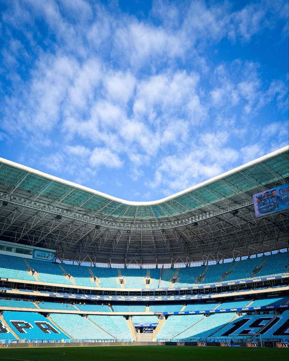 nicolaswma's tweet photo. Esse tipo de postagem demonstra a amargura que sentem em relação à Arena do Grêmio. Não condeno, mas tenho pena. https://t.co/F9uZMIuSYu