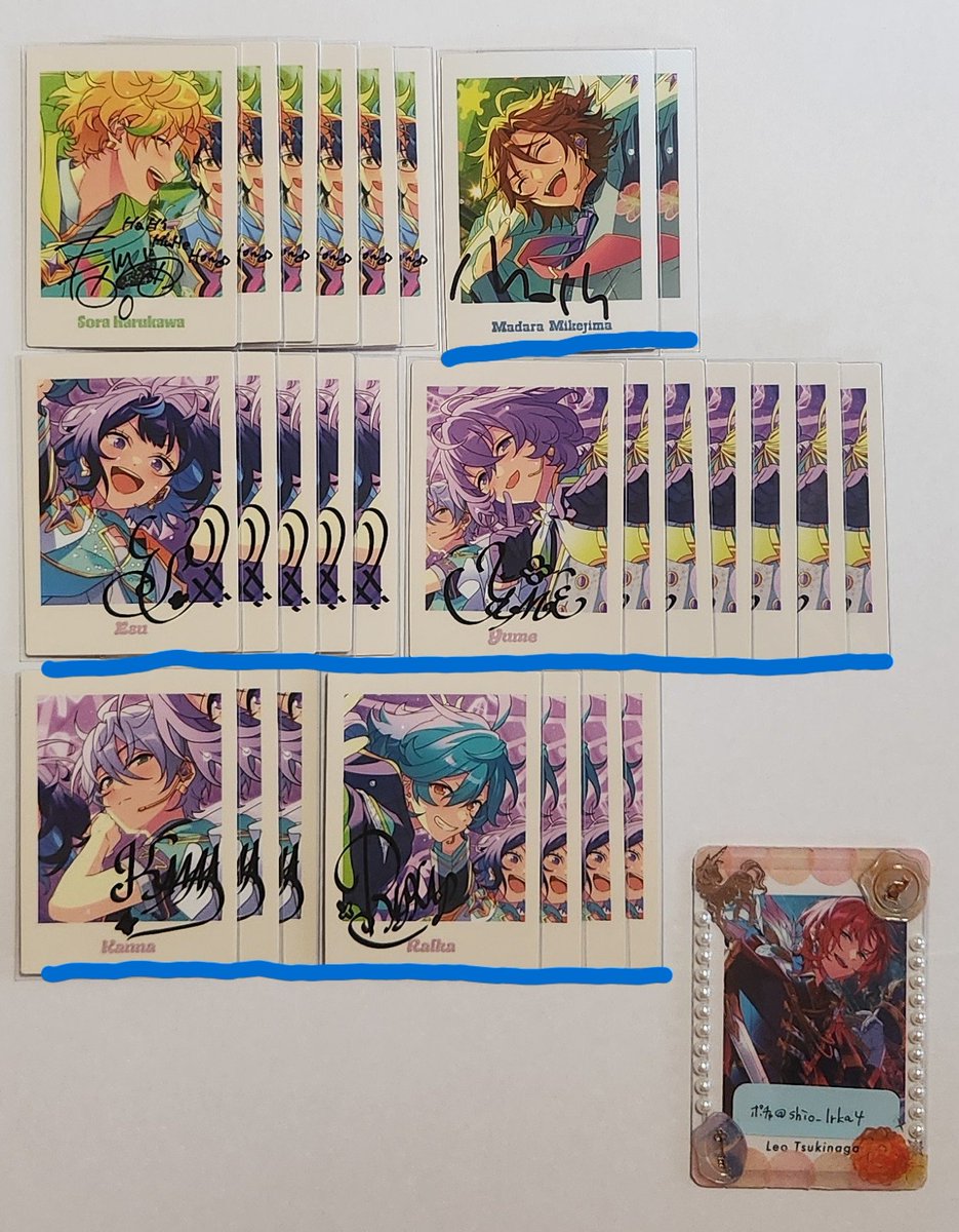 shio_lrka4's tweet photo. 【交換】あんスタ 10周年ぱしゃっつ 特典

譲　画像参照

求　周年：レオ燐音藍良＞こはく
　　特典：レオ＞こはく＞燐音藍良

🟥はレオ燐音のみ
🟦はレオ燐音優先

周年⇔特典◎

郵送のみ
1～◎

検索からもお気軽にお声がけください🙇‍♀️ https://t.co/gEjhF1tYN1