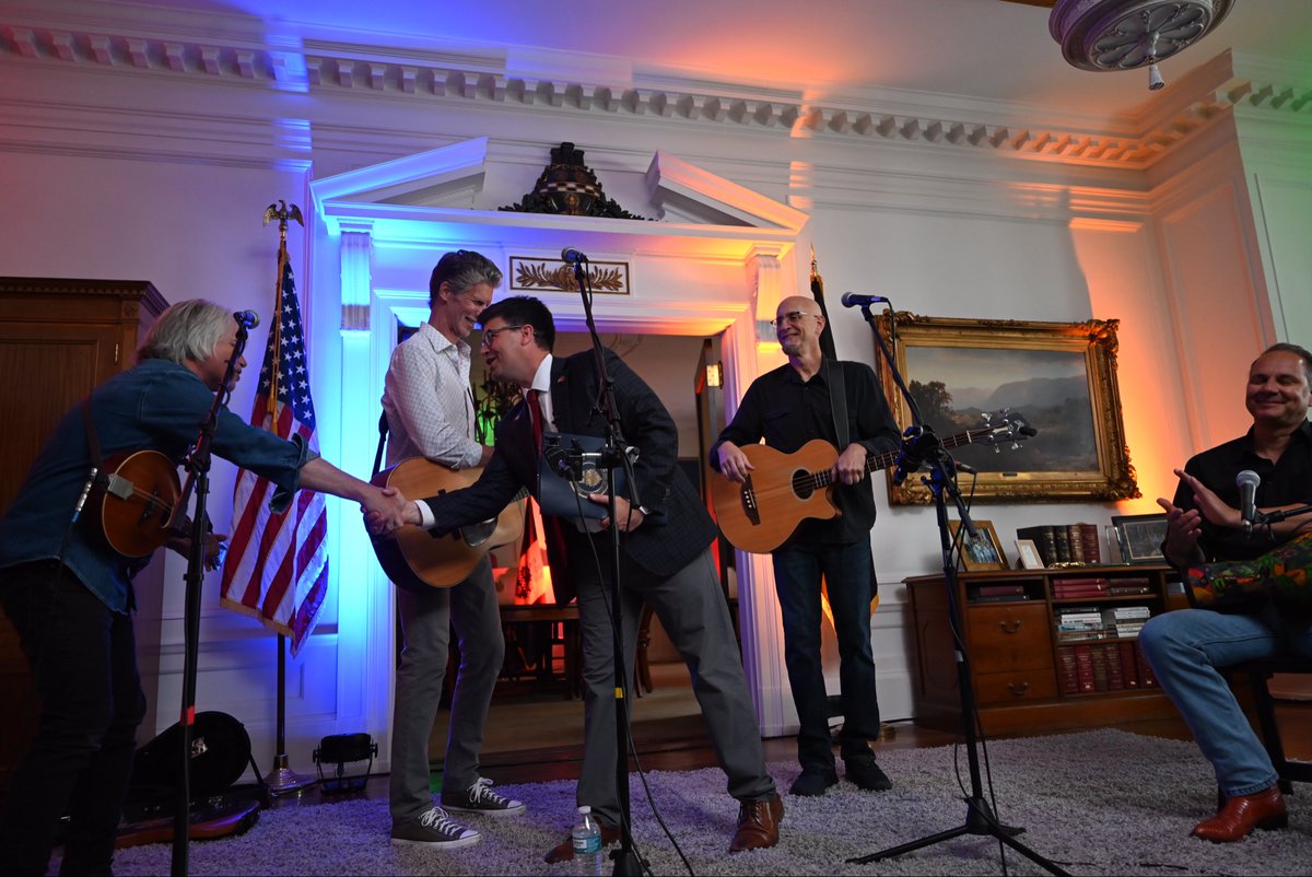 CoreyOConnorPA's tweet photo. I was honored to welcome @theclarks for the first-ever concert ever held in the historic Mayor’s Office as we celebrated their 40th anniversary. 

The Clarks have brought people together and made Pittsburghers proud — thanks for rocking the Mayor’s Office! 🎸🤘🎶🎤 https://t.co/qgvhjf8d78
