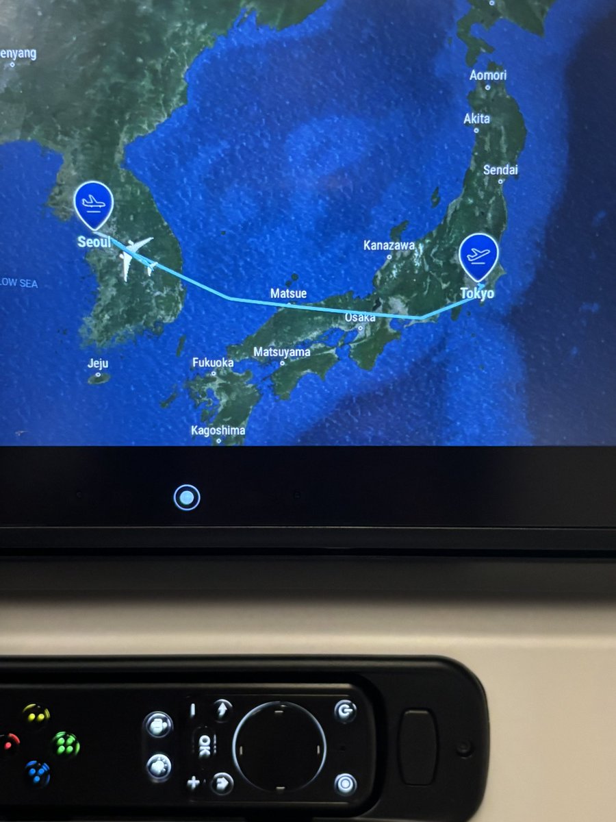 moco19970901's tweet photo. HND ✈︎ INC https://t.co/w9wwIc9D4z