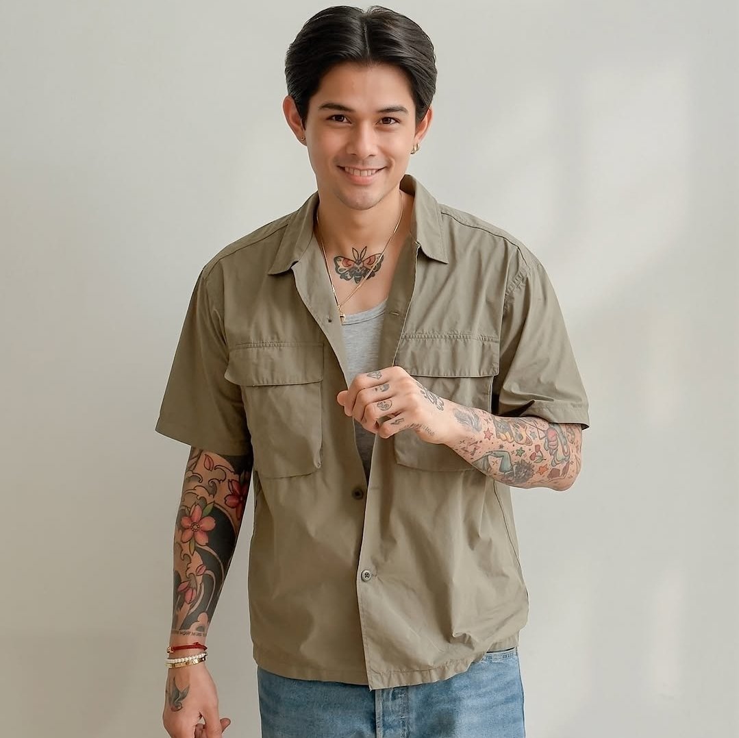 DeepWebbbbbb's tweet photo. Gwapong tito na I'm sure di ninyo kilala yan. 
Kasabayan nila Manuel Chua nung active pa siya. https://t.co/RA0SYbOhn8