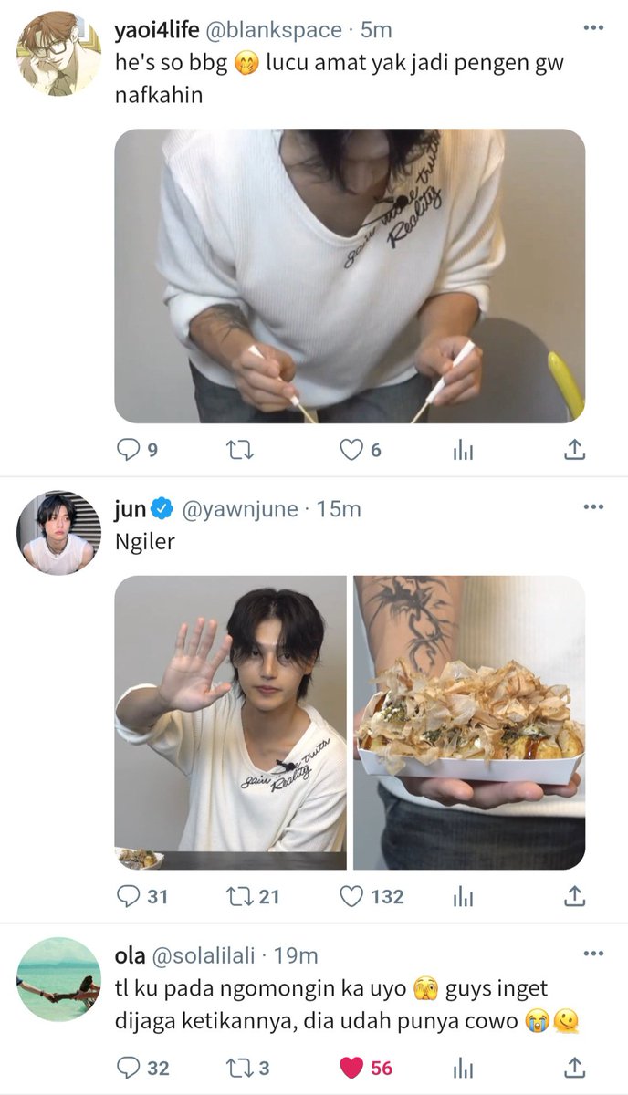 r☆e tweet media