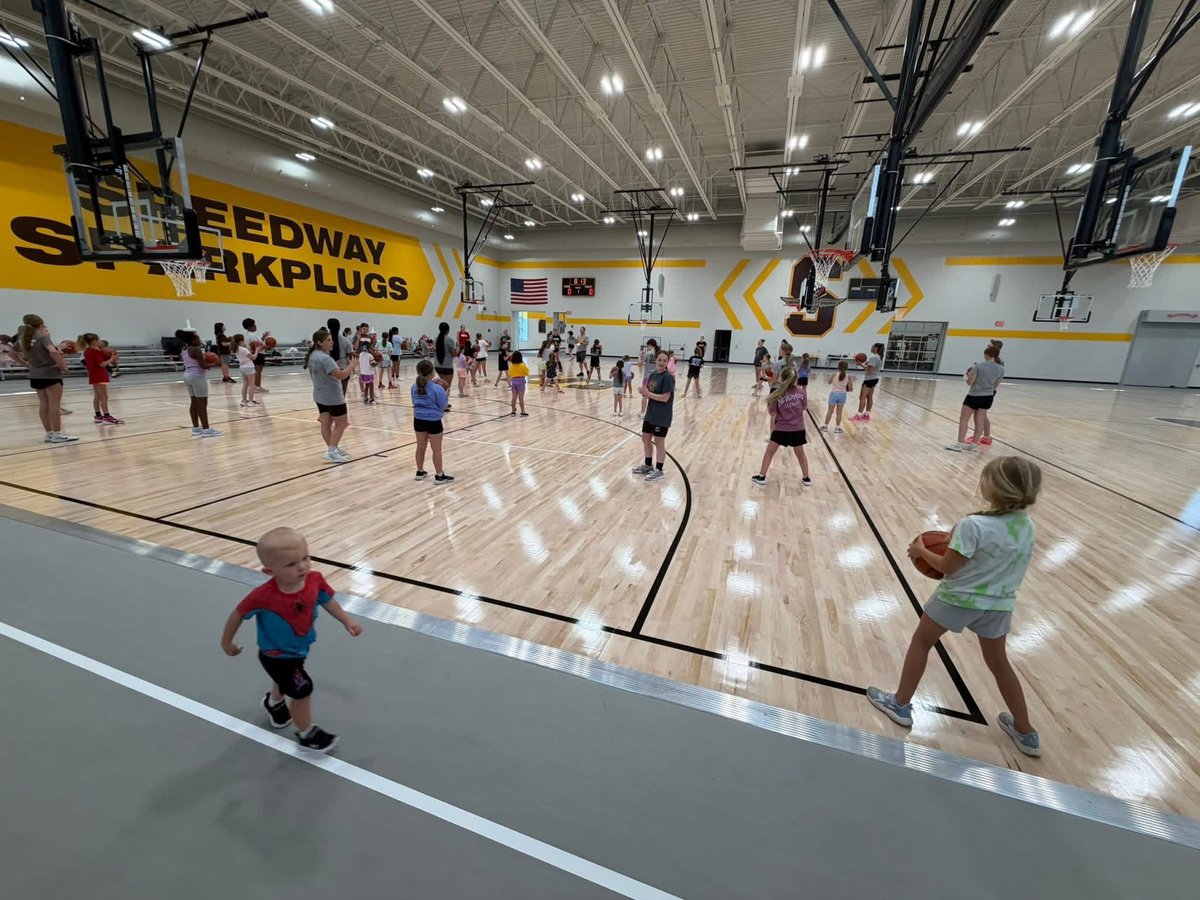 LadySparkplugs's tweet photo. What a week!!!! Our youth camp was tons of fun. Our girls did great and can’t thank our high school players and coaches enough for your work! Coach K was stellar in running another year of a fun camp for our community! https://t.co/0ZdI1Kqh7L