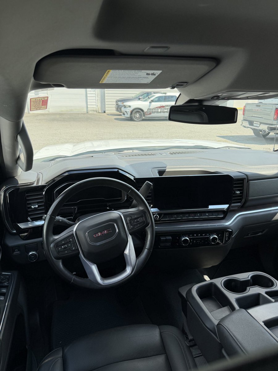 JeffRoberts2117's tweet photo. ✅✅✅✅✅
New on the lot! 
2025 GMC Sierra 1500 SLT
One owner clean CarFax 
50,719 miles V8 5.3L 
Summit white. 

803-276-8888

https://t.co/o8pUJK56FE.

#youdeserveit #vehicles #trucks #SUVs #automotive #stokestrainorchevrolet #Buick #GMC #Chevrolet #certifiedpreowned #Cadillac https://t.co/d6YchQm8RJ