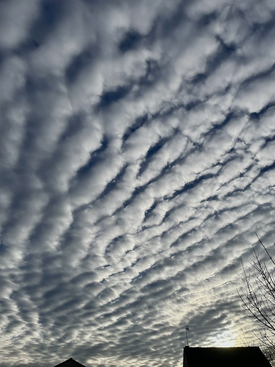 kahveoz61's tweet photo. J’ai une passion pour les nuages j’crois 😂 https://t.co/BYfg6sMzz9