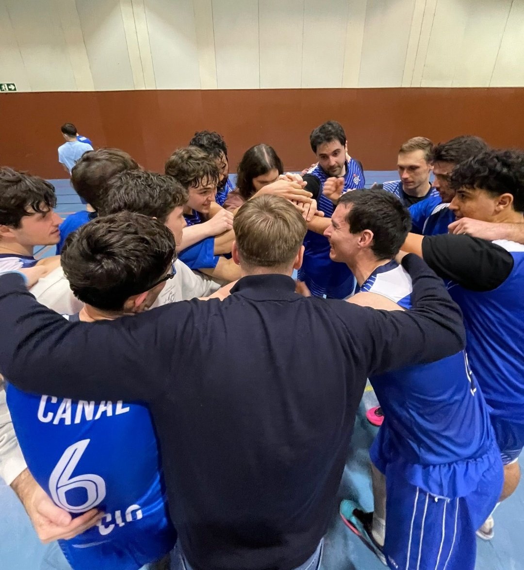 ClubBasquetCIC's tweet photo. TEMPORADA 25/26

SÈNIOR B MASCULÍ 
#ciquers #cbciccampió #bluedevils #cbcic31 https://t.co/KlYNoIqnzq