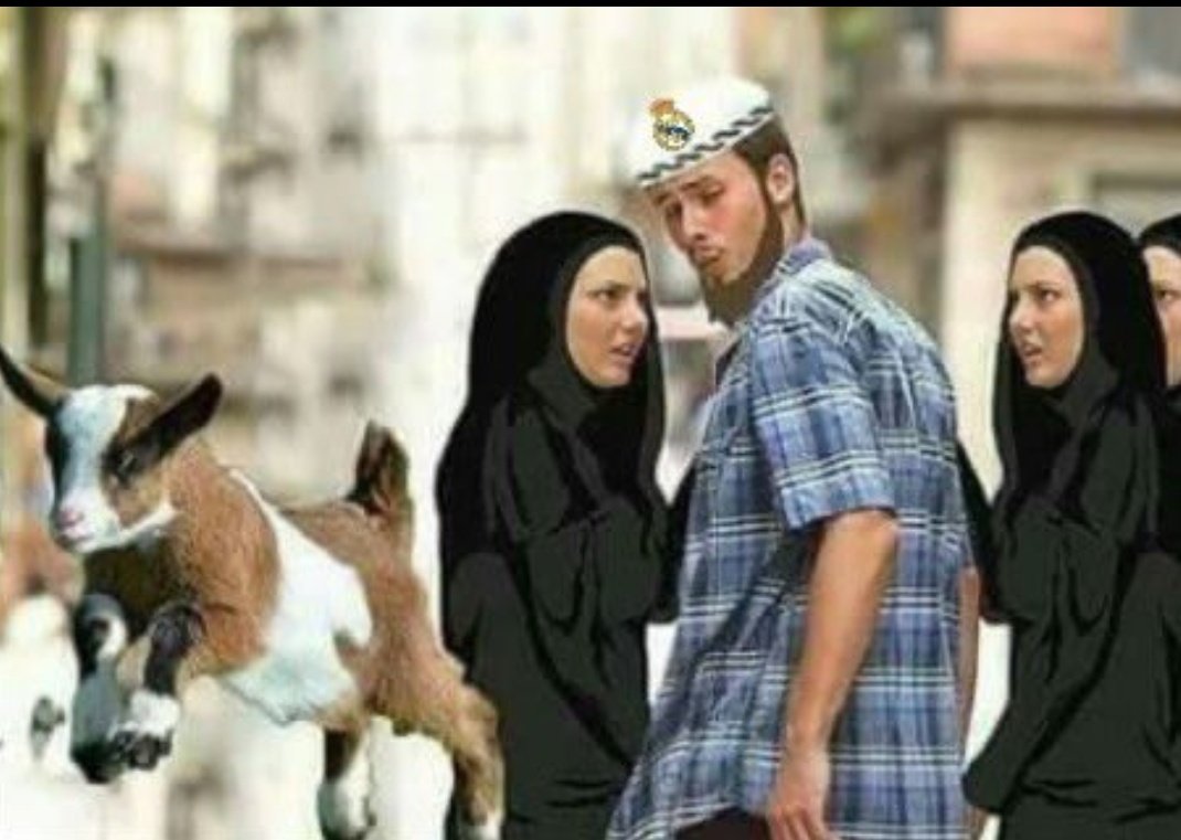 LorenaR97671's tweet photo. "El islam es básicamente una religión que fue inventada como una excusa para que hombres adultos tengan relaciones sexuales con niñas pequeñas y animales de granja https://t.co/ZQDmH8N3Mw