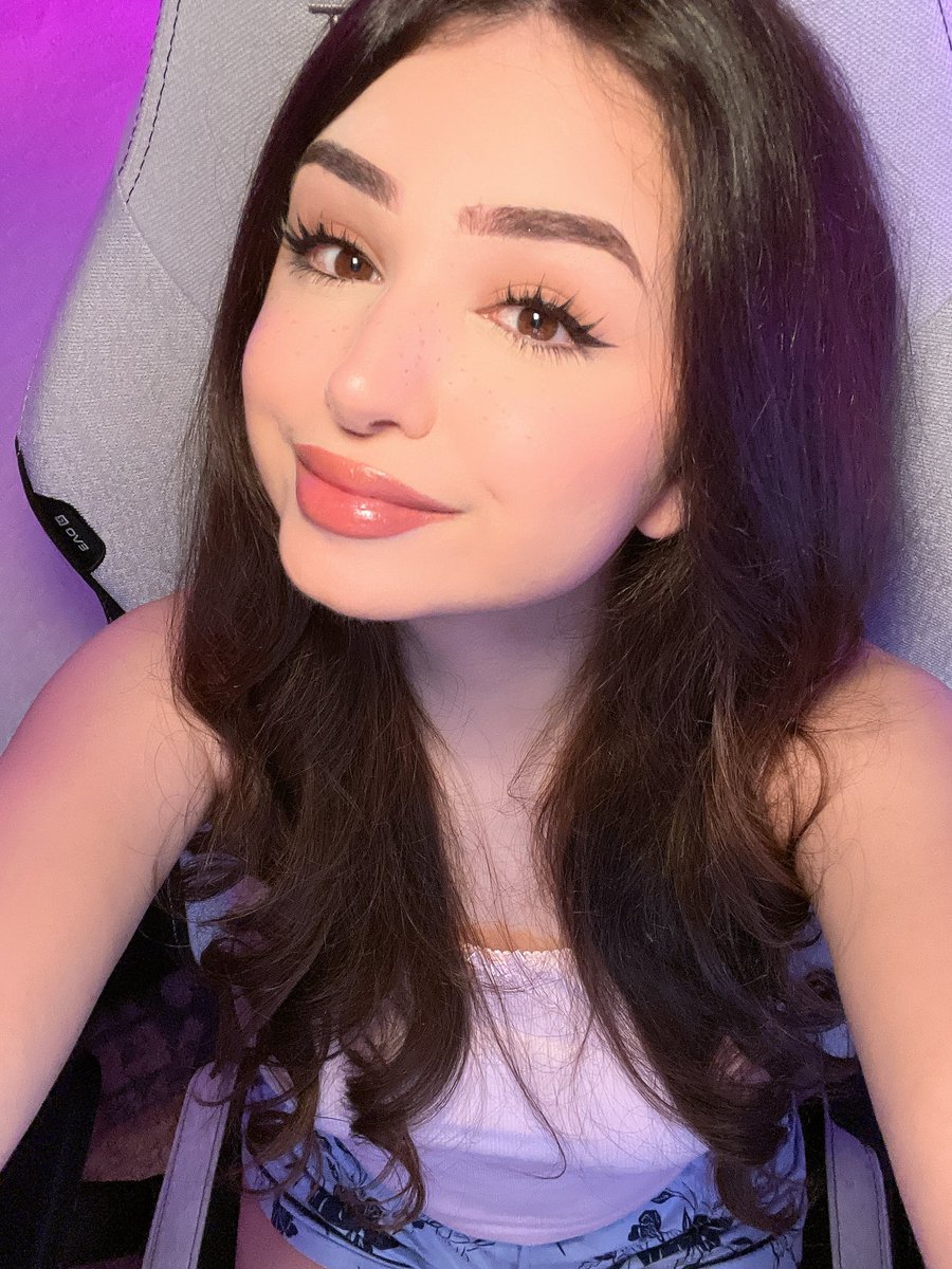 NotAbbyCakes's tweet photo. Training with my coach @Dual_Kevin for the tourney this month!!

Come watch here: https://t.co/ZDRz7aSDl0 https://t.co/wPyodVyqRd